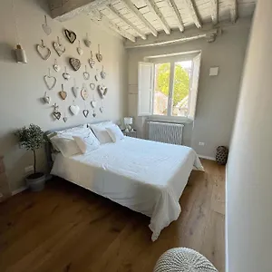 Alberto E Costanza Apartment